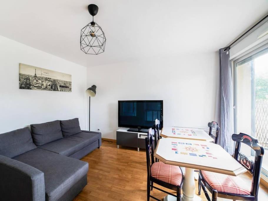 Les Paves De Prague - Appartement Pour 4 A 10 Minutes De Disneyland Paris モンテヴラン エクステリア 写真